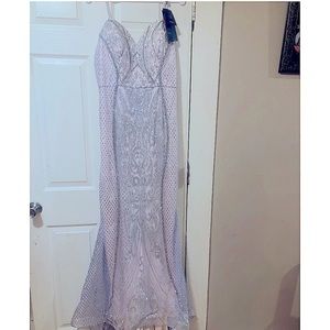 Party dress / formal dress